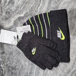 NWT Kids Nike Hat and glove set